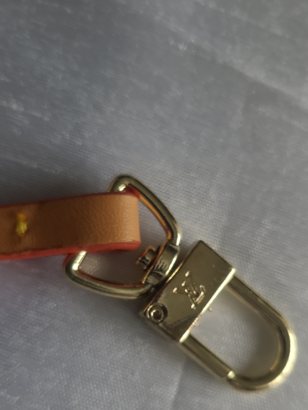 Louis Vuitton (Look A Like) Brown Monogram Pouch with Tan Strap - Picture 3 of 6